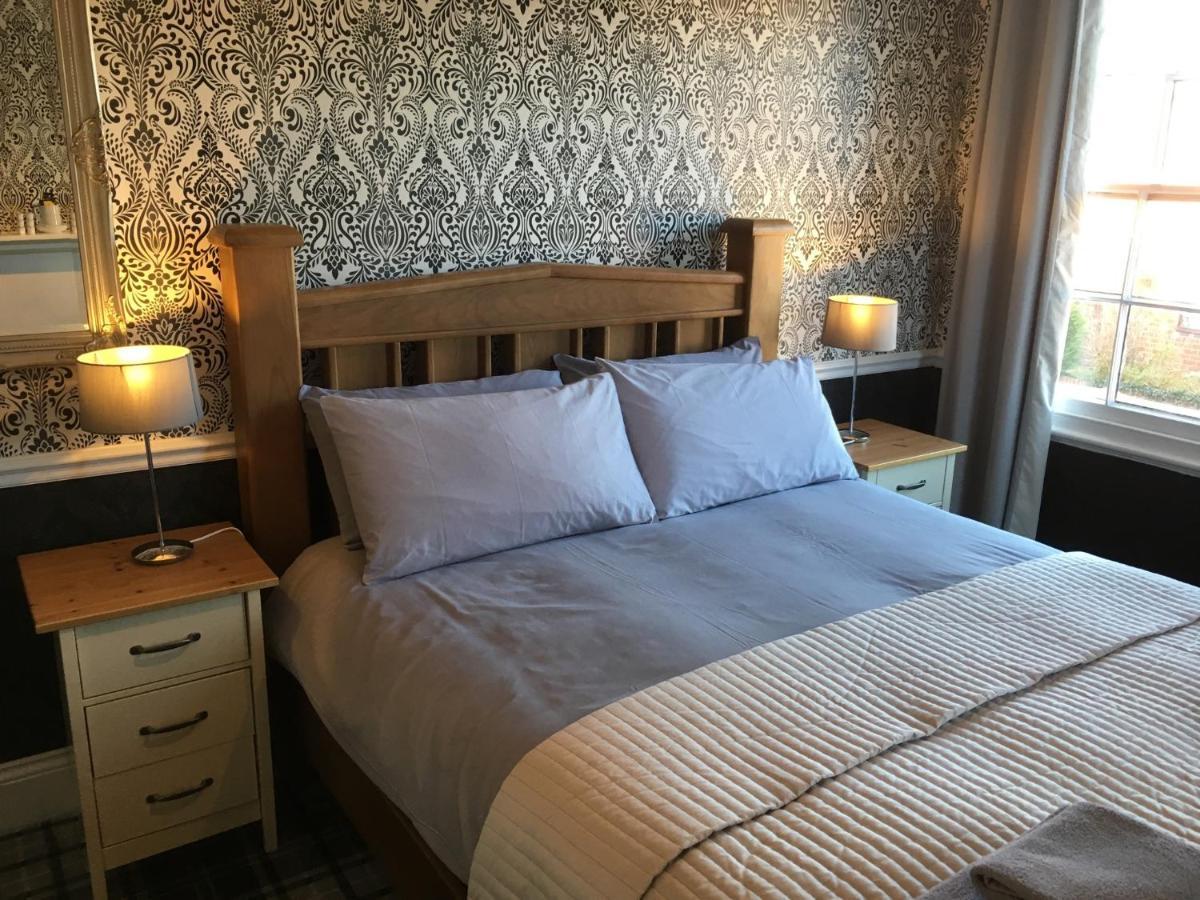 The White Hart Pub And Rooms Cranleigh Dış mekan fotoğraf