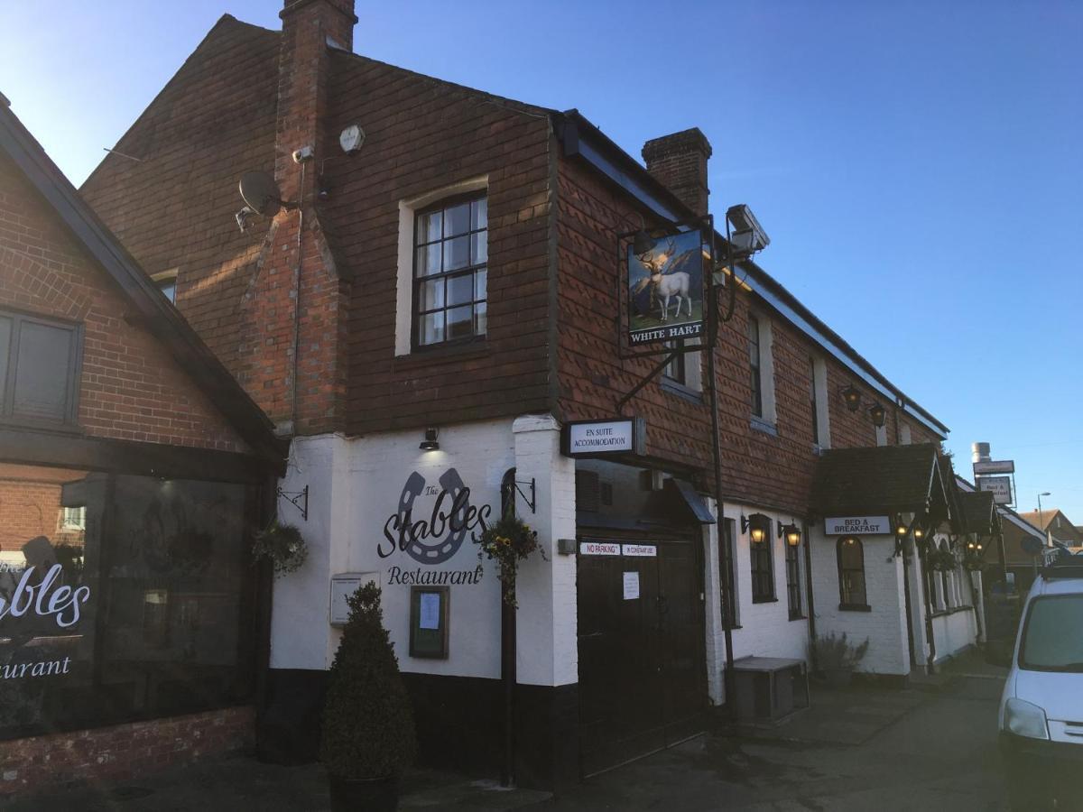 The White Hart Pub And Rooms Cranleigh Oda fotoğraf