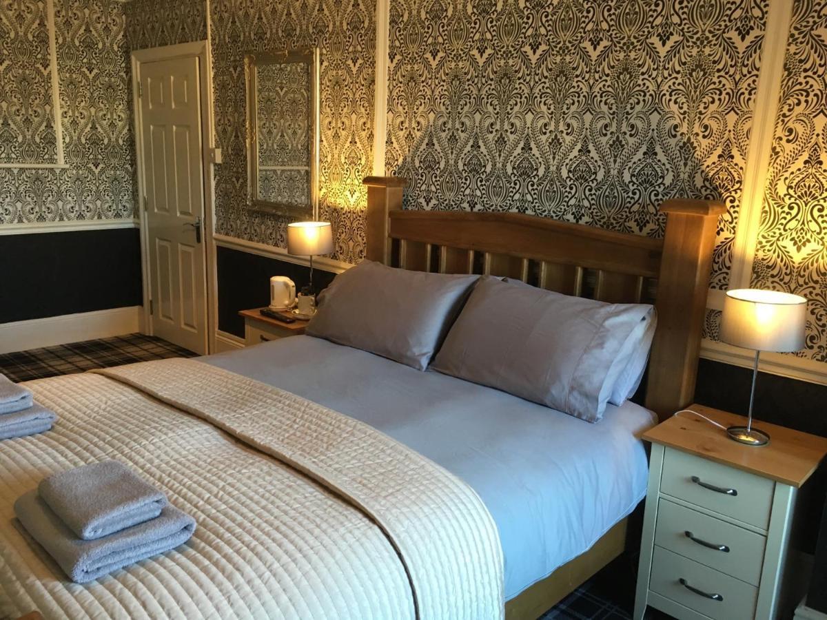 The White Hart Pub And Rooms Cranleigh Dış mekan fotoğraf