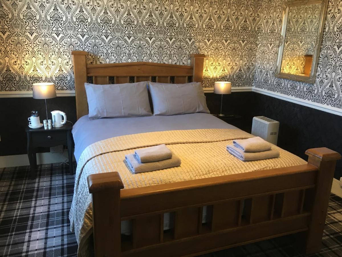 The White Hart Pub And Rooms Cranleigh Dış mekan fotoğraf
