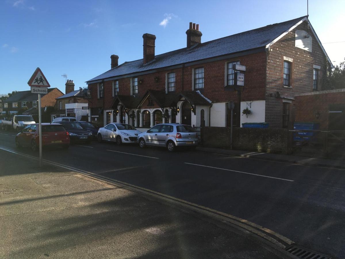 The White Hart Pub And Rooms Cranleigh Dış mekan fotoğraf