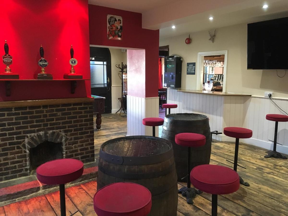 The White Hart Pub And Rooms Cranleigh Dış mekan fotoğraf
