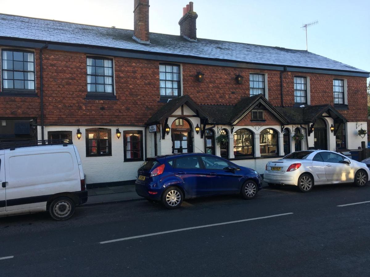 The White Hart Pub And Rooms Cranleigh Dış mekan fotoğraf